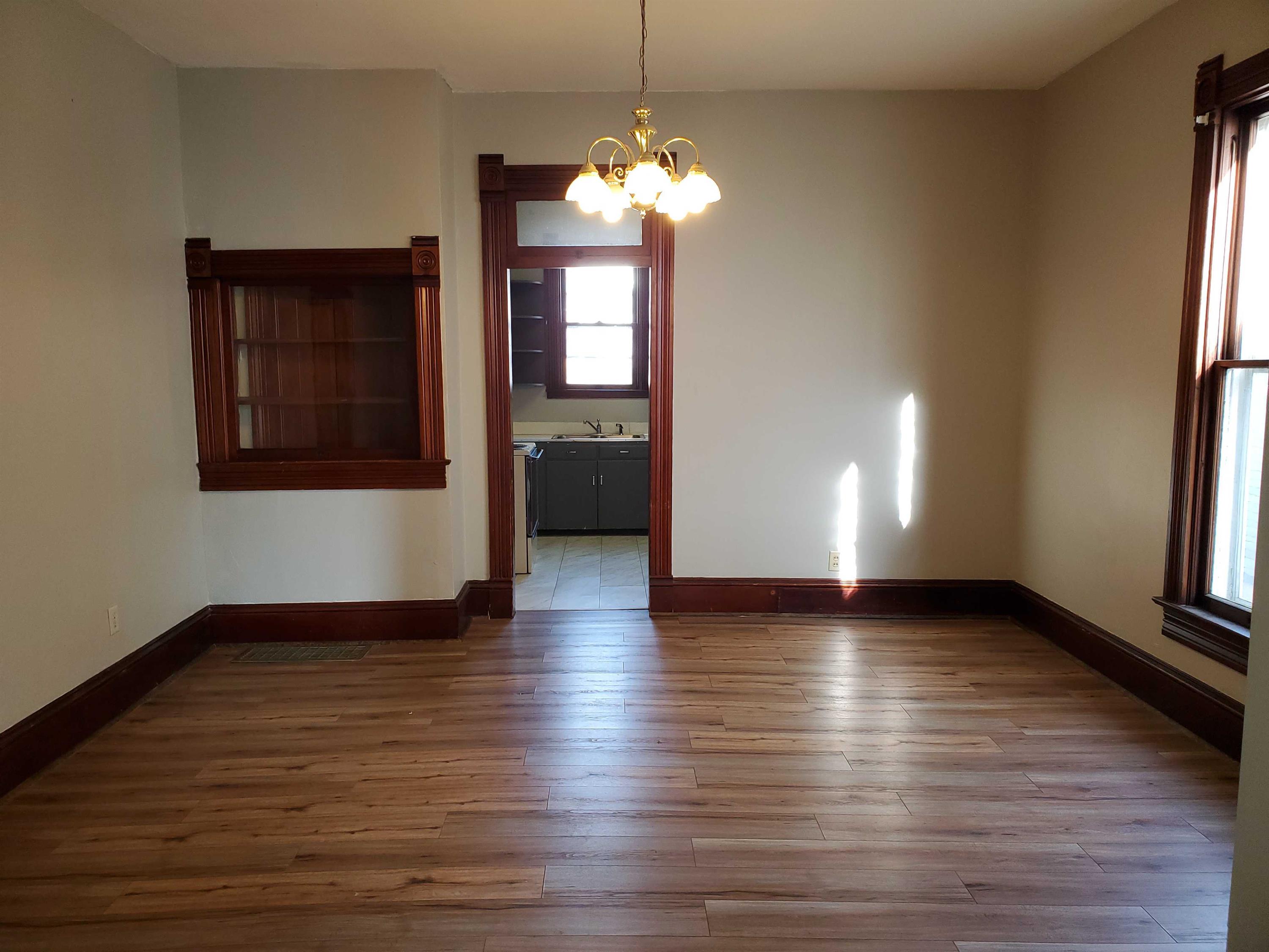 1105 Avenue F